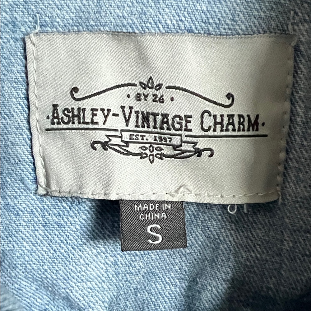 Classic Light Blue Denim Jacket - Picture 2 of 8